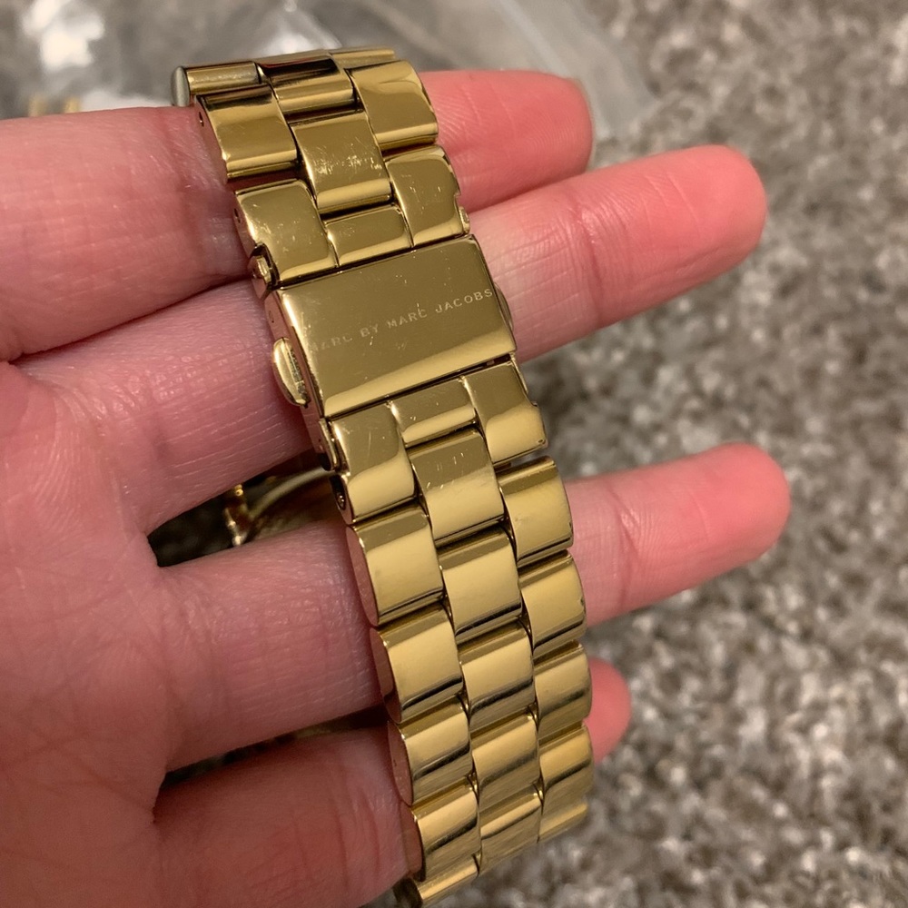 Marc by Marc Jacobs Gold Watch - Picture 4 of 5